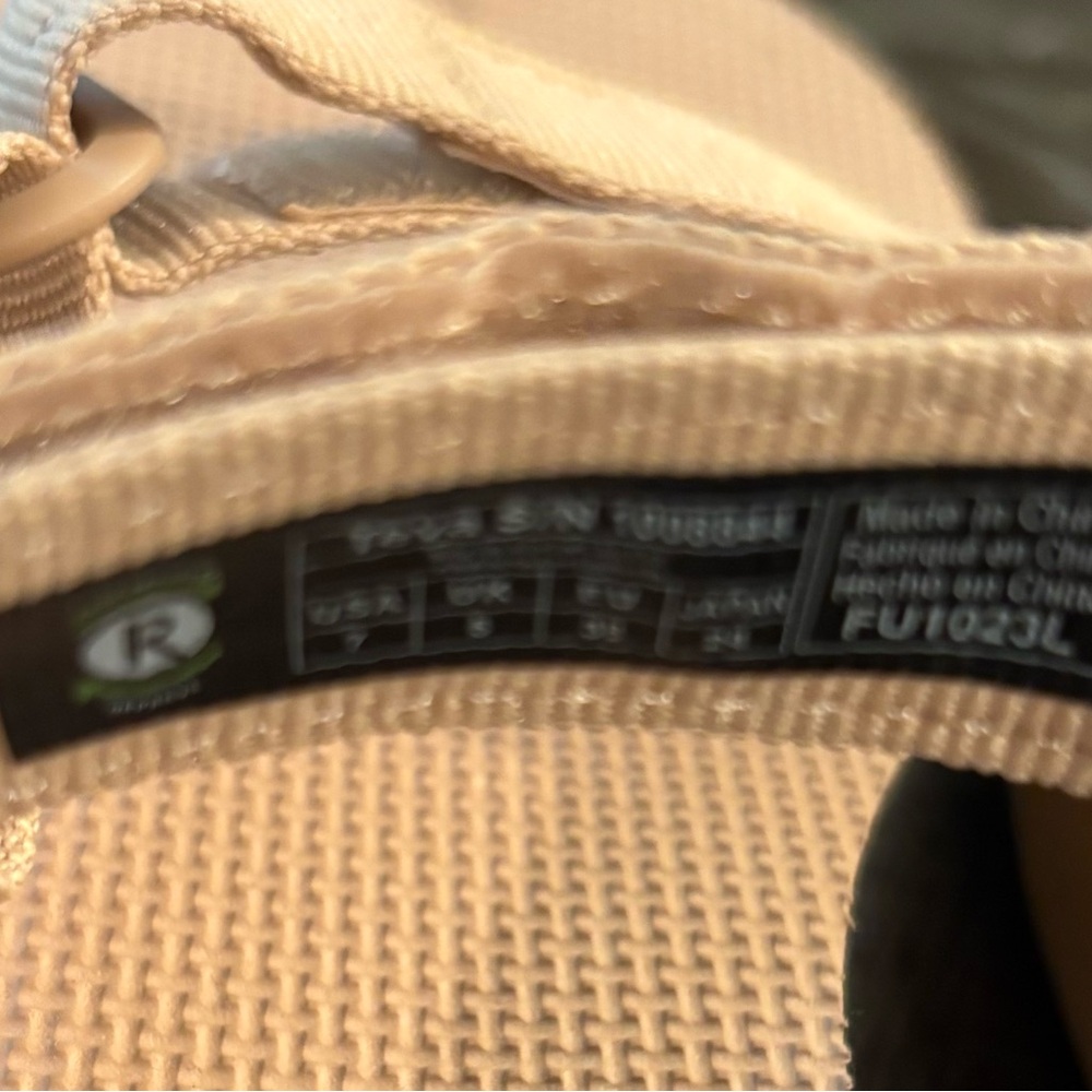 Teva Women's Sandals in Light Pinkish and Tan color! Size 7! - Picture 3 of 3